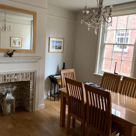 7 Precentor's Court * York