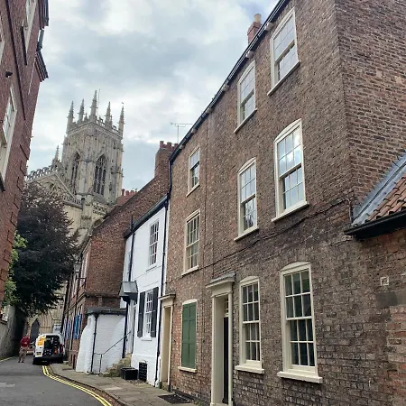 Holiday home 7 Precentor's Court York