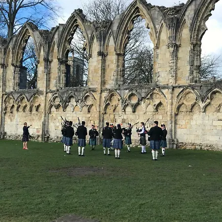 7 Precentor's Court York