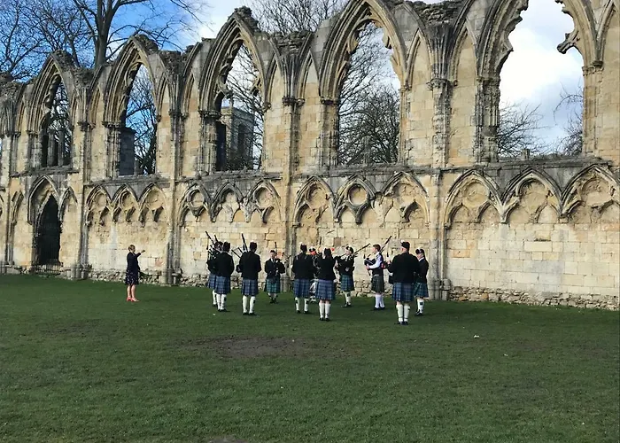 7 Precentor's Court York